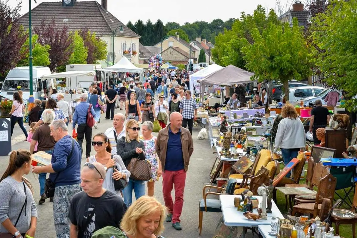 Brocante, vide-grenier, vide-maison et marché aux puces