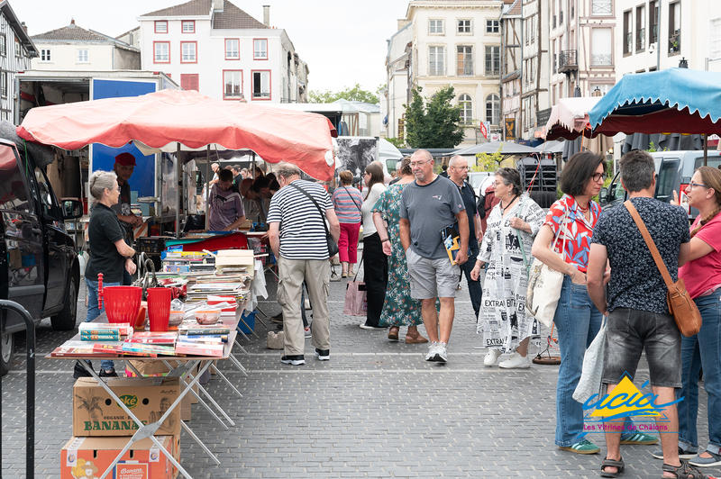 Vide-greniers à Châlons-en-Champagne (51000) – Place de la République