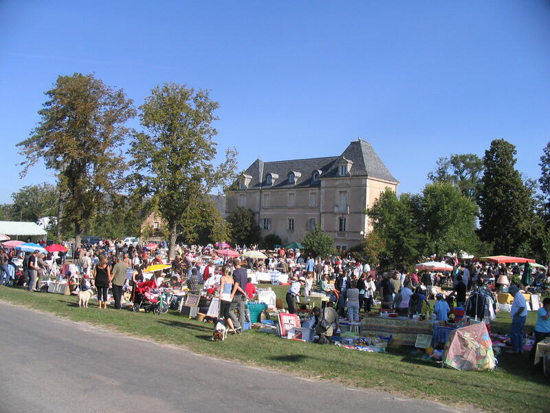 Vide-greniers à Le Monastère (12000) – Combelles